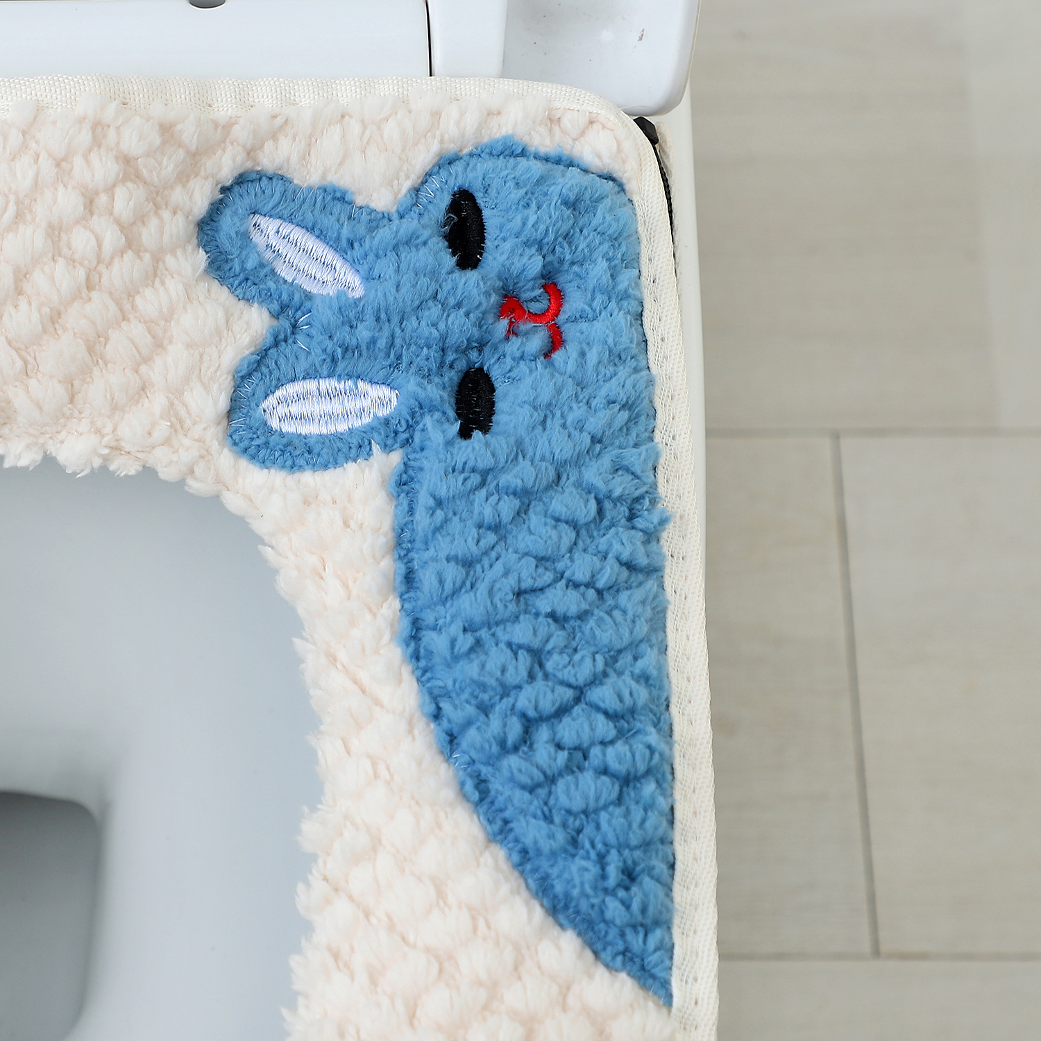 马桶盖/一次性马桶刷/马桶垫/加热家厚静音马桶盖/日用百货产品图