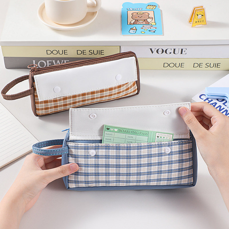 2024新品日系小清新格子拼接文具笔袋收纳学生文艺范手提双口笔袋