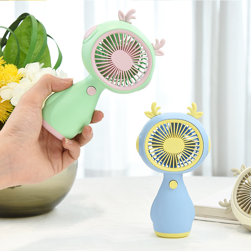 2024 Creative New Mini Children Handheld Small Fan Students Portable Usb Charging Interface Fan Wholesale Application Scenario