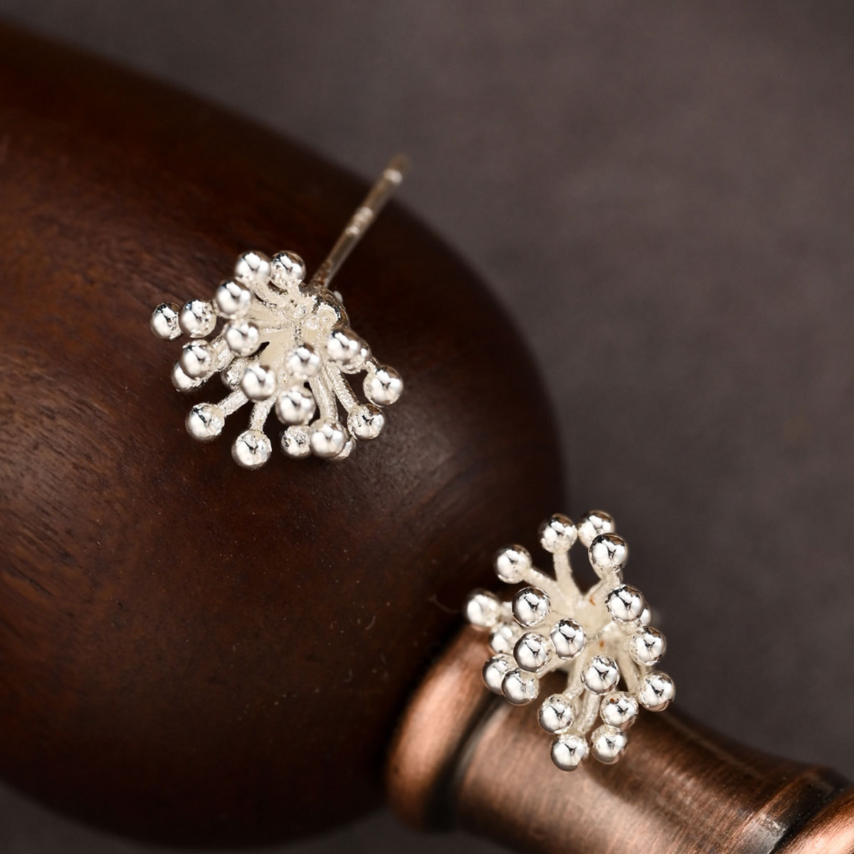 925 Silver Needle fashionable and elegant firework stud earrings, niche and simple design sense, high-end earrings, exquisite and versatile new earrings Application Scenario