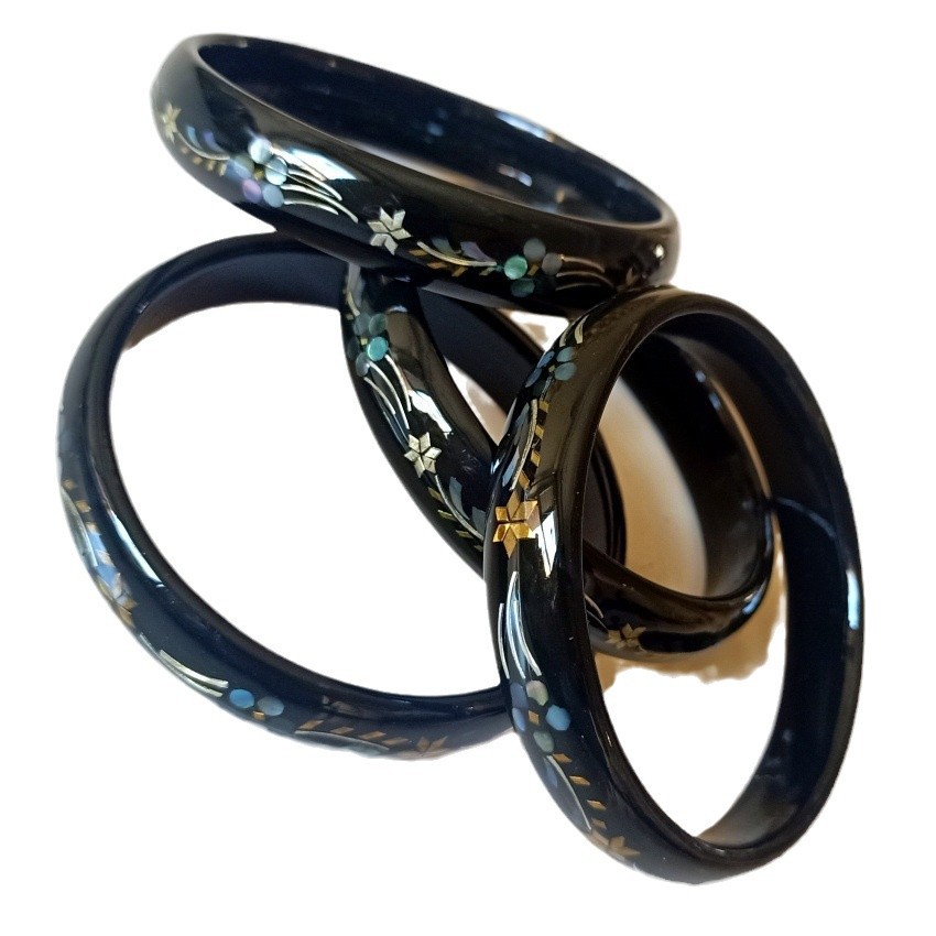 Hongyi Lacquer Bracelet, Mother-Of-Pearl Inlaid Black Lacquerware Bracelet, Inherits The Lacquer Art Of Handcrafted Ethnic Style Mother-Of-Pearl Inlaid Jewelry By Ladies Item Picture