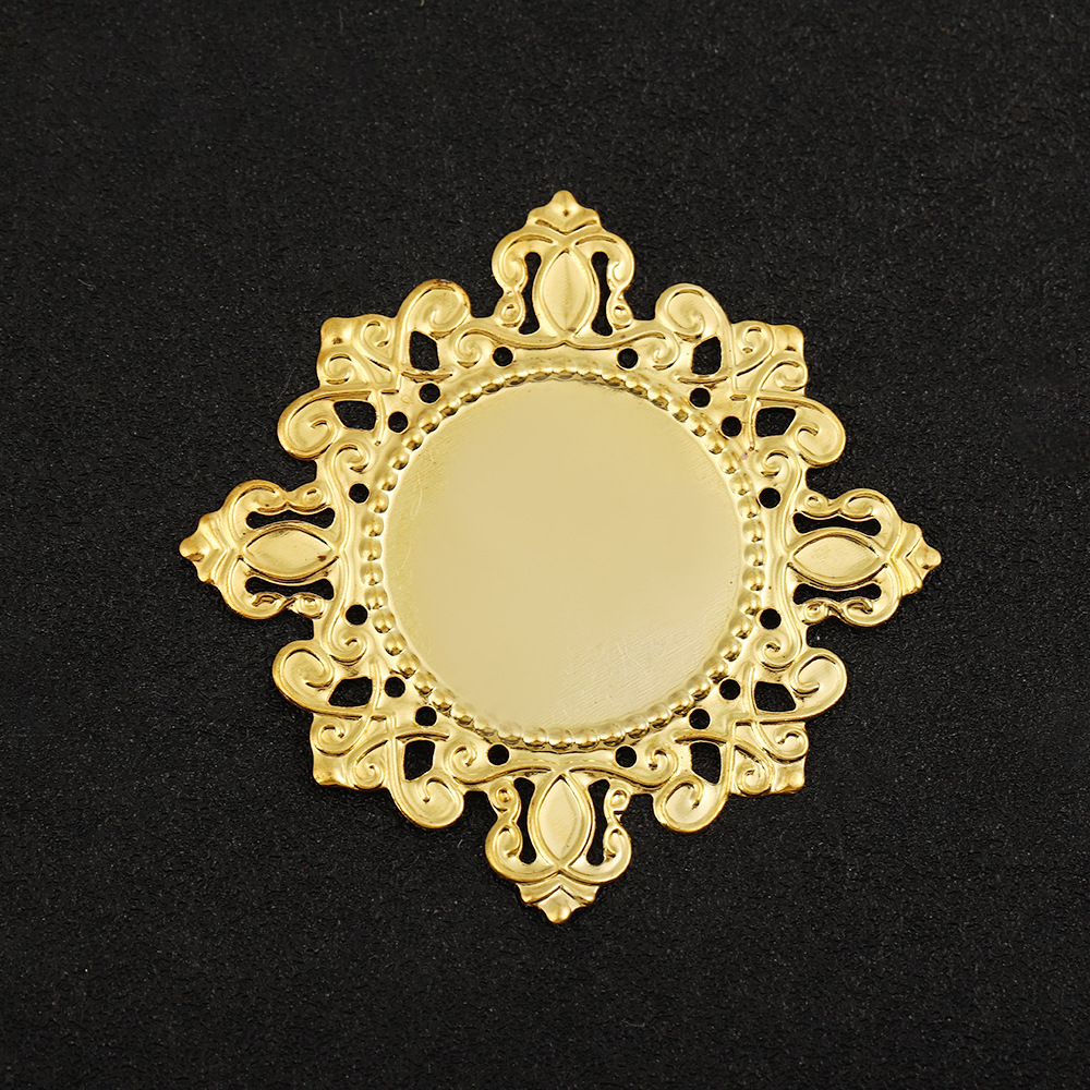 European Lace Gold Mini Time Gemstone Base With Diy Retro Baroque Style Metal Lace Decorative Accessories Application Scenario