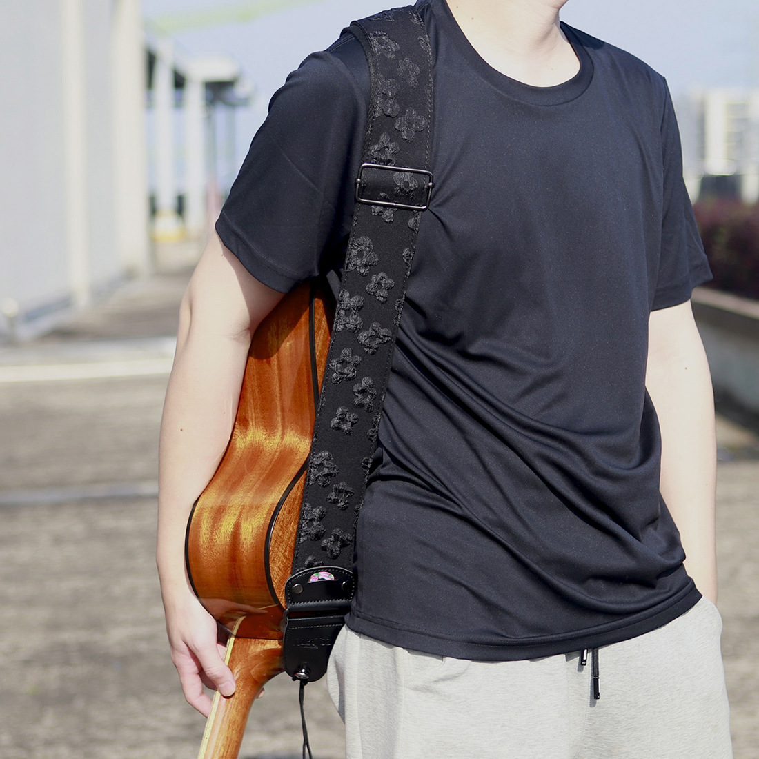 Wholesale electric acoustic guitar straps, widened three-dimensional embossed printed crossbody shoulder straps, adjustable length electric bass straps Specification image