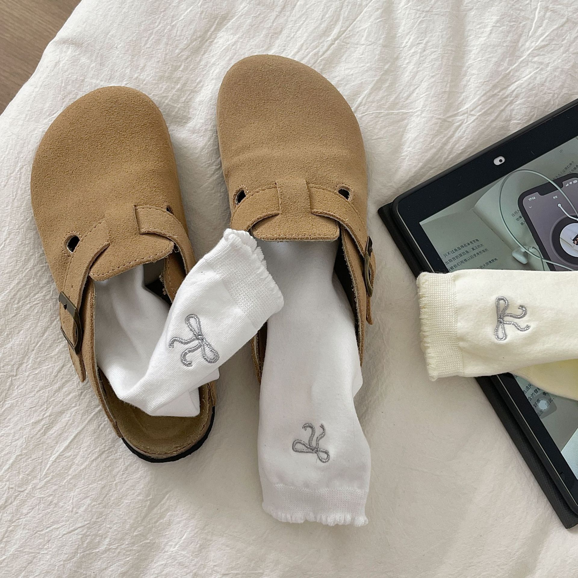One-piece consignment of socks from the street stall: ballet-style lace embroidery bow socks, combed cotton Japanese-style miu style white mid-calf socks, grey pile socks pic 13