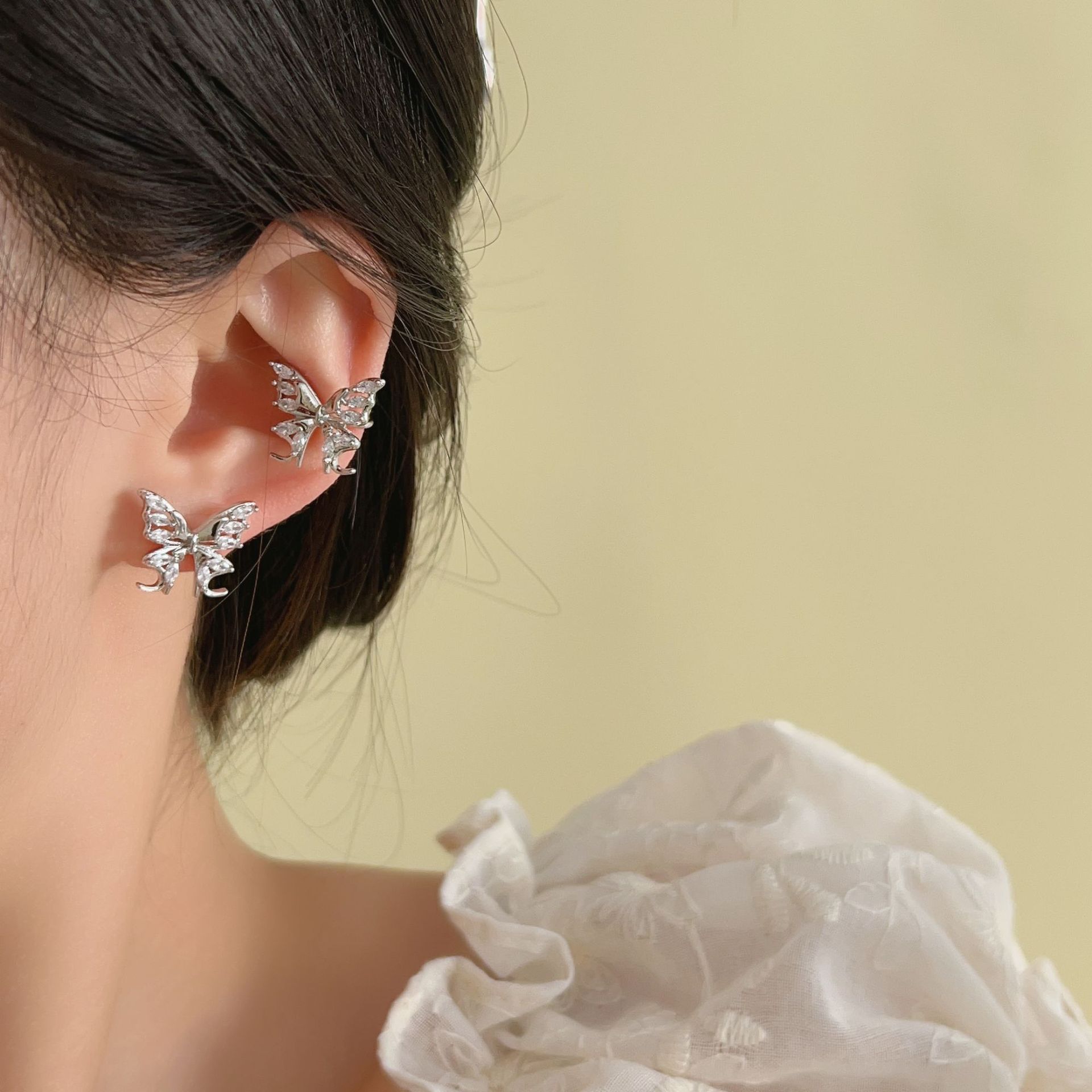 镂空蝴蝶锆石耳环女微镶高级感简约耳钉2024新款爆款网红百搭耳饰