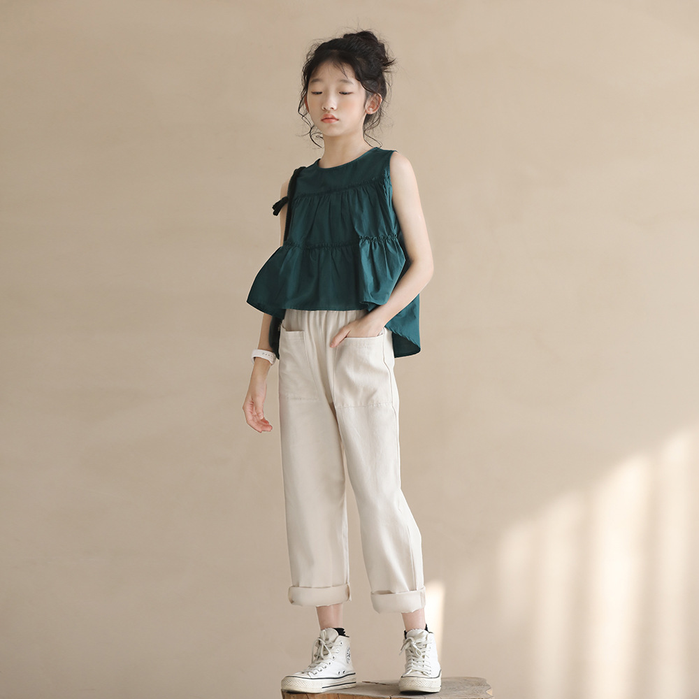 Girls' beige nine-inch pants 2022 summer pocket dad pants for large children, thin cross-border one-piece consignment for parents and children details Picture