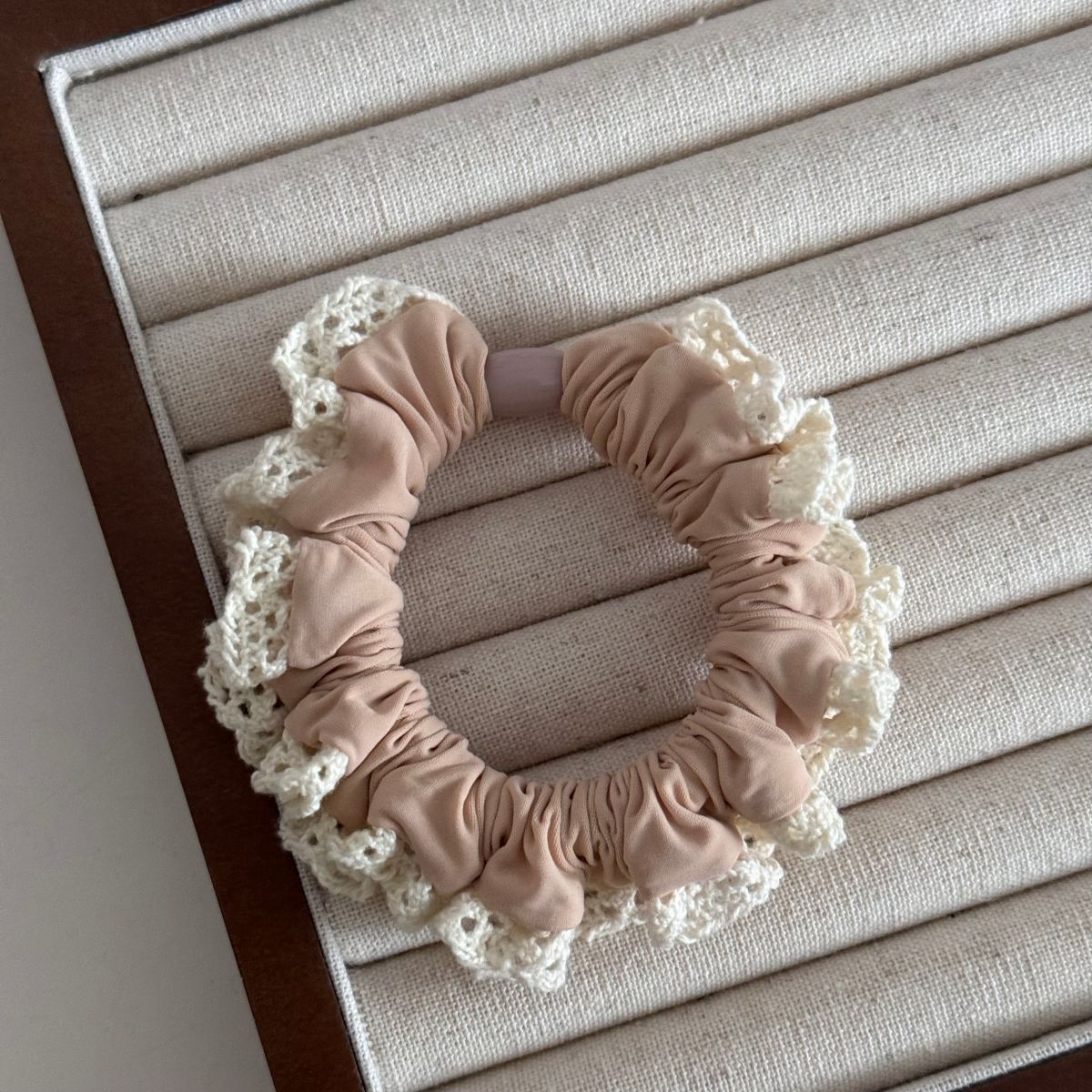 A new style of Korean-style lace and black ear edge soft and comfortable mask, ice silk small intestinal hair band, fashionable and simple ponytail hair accessory pic 18