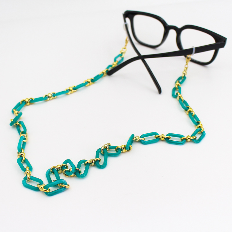Cross-border candy-colored eyeglass chains with a high-end feel, European and American fashion and individuality, acrylic necklaces, anti-drop eyeglass lanyards and accessories Application Scenario