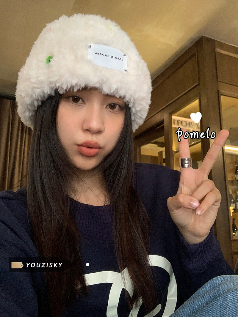 The same style of white deer hats for women's autumn and winter, a knitted thickened pile hat, a wool hat, a fluffy cold hat with buttons