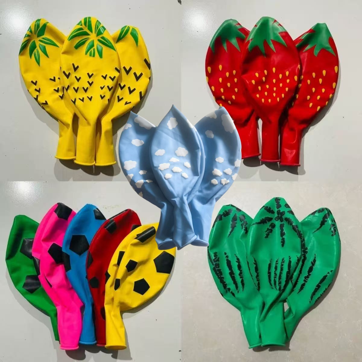 A 36-inch thick, colorful cartoon balloon with a perfect circle is selling like a large strawberry and watermelon balloon at the park's street stall square