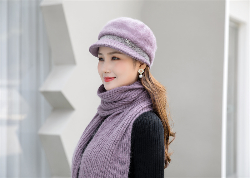 Winter warm wide-brimmed women's dome warp knitted solid color jacquard ear-protecting neck in stock Application Scenario