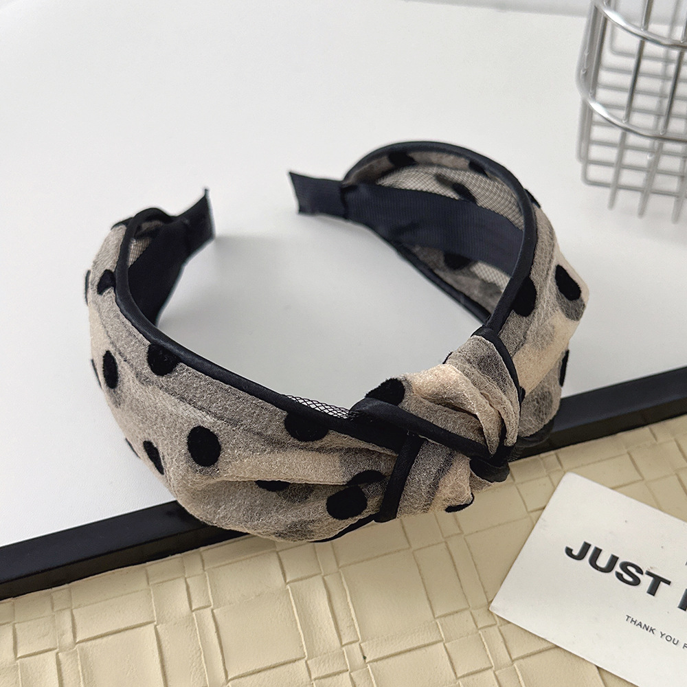 Retro polka dot mesh hair band, wide-edge headband, French elegant style, hairpin, girlish heart, versatile hair pressing accessory details Picture