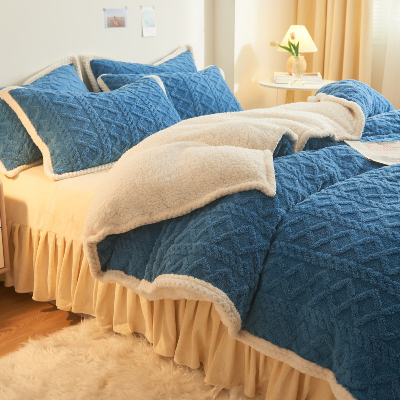 New Tafuru Four-Piece Set Of Bedsheet Thickened Duvet Set Milk Velvet Bedsheet Autumn And Winter Bedding Lamb Velvet Home Textile Wholesale details Picture
