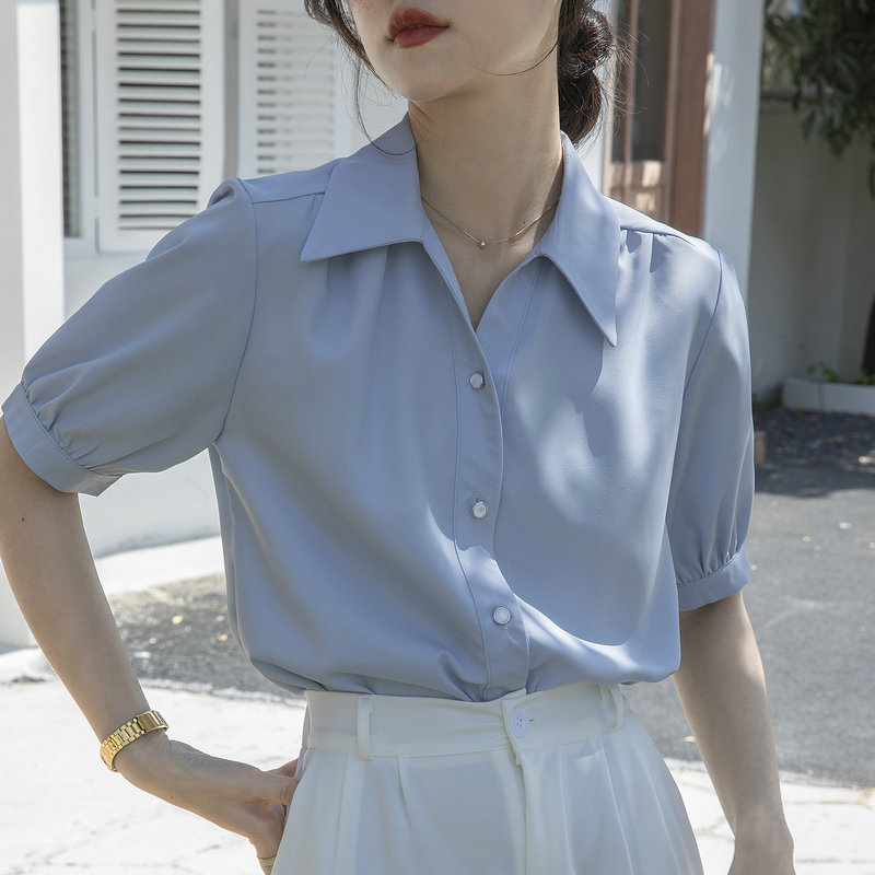 Chiffon shirt for women's spring and summer, a niche new design, 2024 French top, loose and laid-back style short-sleeved shirt