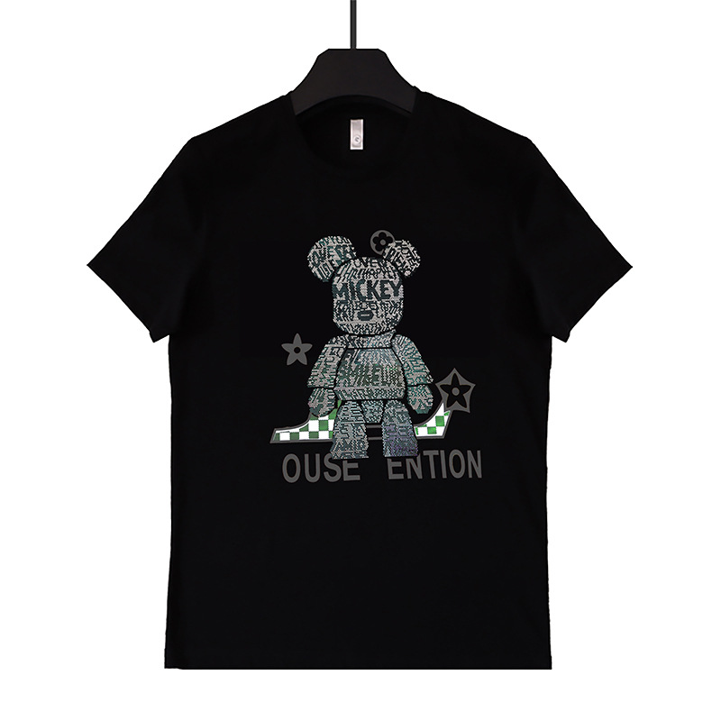 The 2023 new men's short-sleeved T-shirt with embossed diamond letters is a high-end men's wear. The ice silk cotton men's half-sleeved shirt is fashionable and slimming Item Picture