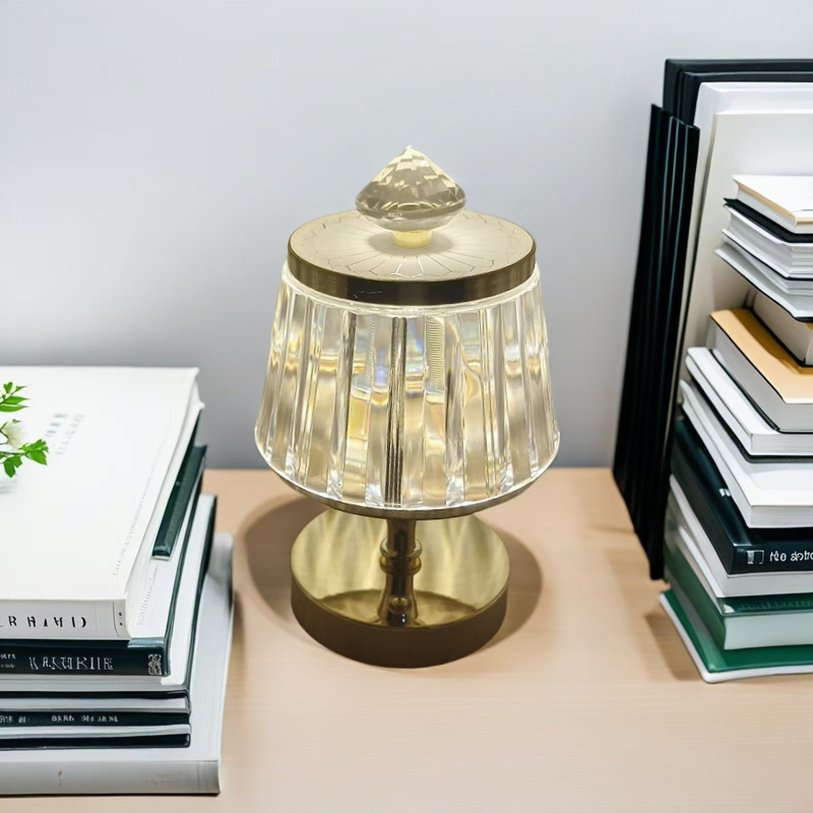 Cross-border charging touch crystal table lamp, home decoration creativity, bar and restaurant bedside ambient light crystal table lamp details Picture