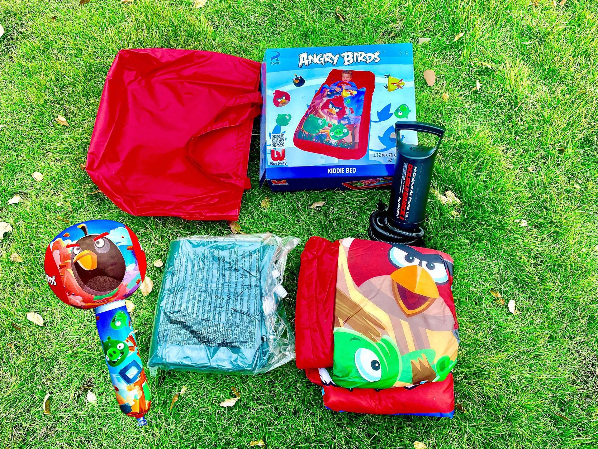 Cross-border exclusive inflatable toy beds, children's nap beds, bird pattern mattresses, outdoor floor mattresses 96114 Application Scenario