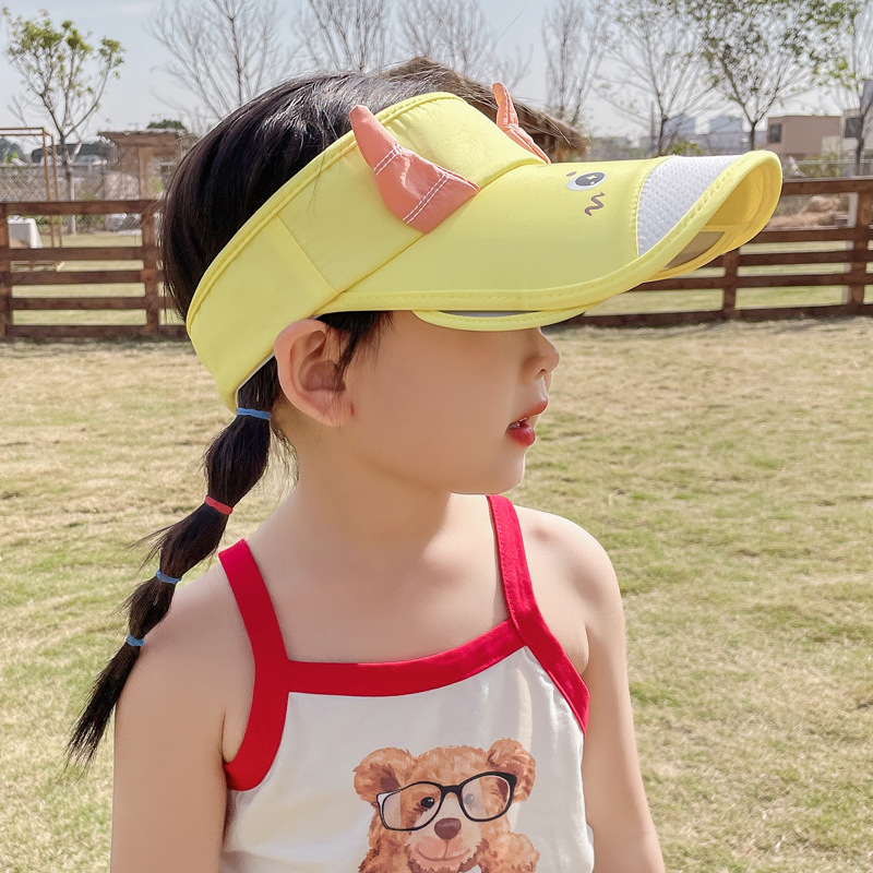 Summer children's hats, suitable for both boys and girls, sun-protective hollow top hats, baby cartoon calf pull board sun hats Application Scenario