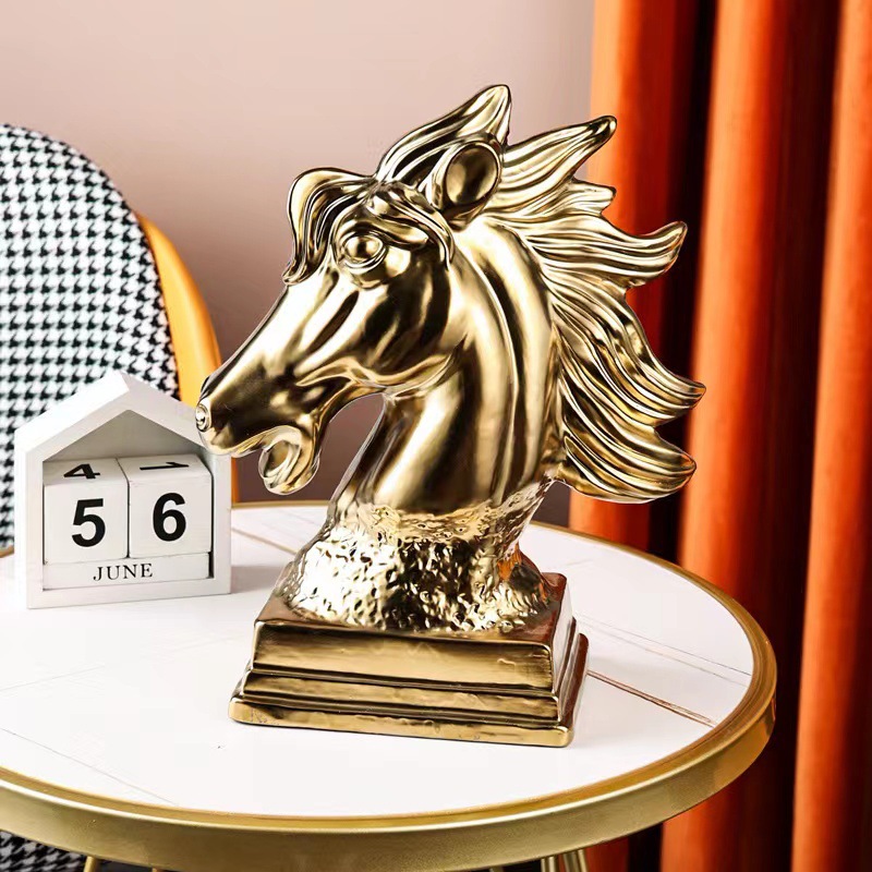 Golden horse head handicrafts, light luxury European-style electroplated gold ceramic handicrafts, zodiac horse home model room, living room and entrance hall creative ornaments Item Picture