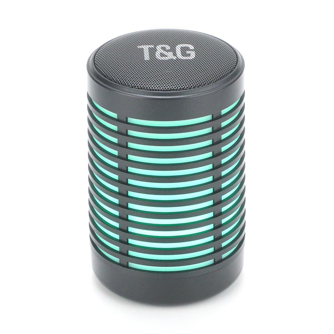 Comercio electrónico transfronterizo creativo LED deslumbrante altavoz bluetooth impactante sonido envolvente deportes al aire libre tarjeta insertada usb disco subwoofer Item Picture