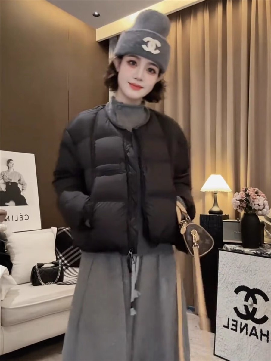 2025年冬季新款时尚短款羽绒服女小个子圆领加厚白鸭绒面包服外套详情15