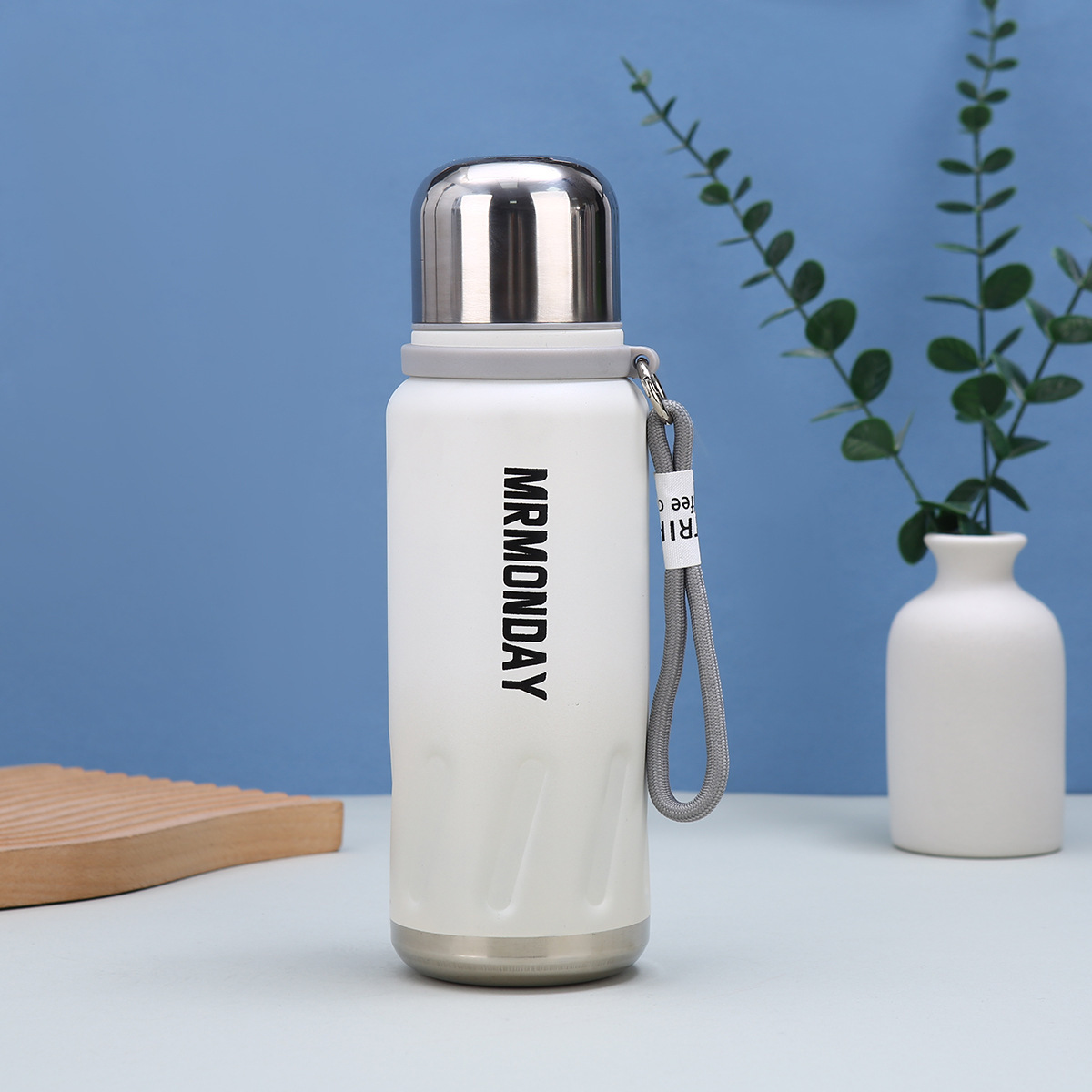 316 Stainless Steel Cannon Thermos Cup Large Capacity Tea Separation Rope Sports Kettle Outdoor Accompanying Water Cup Application Scenario