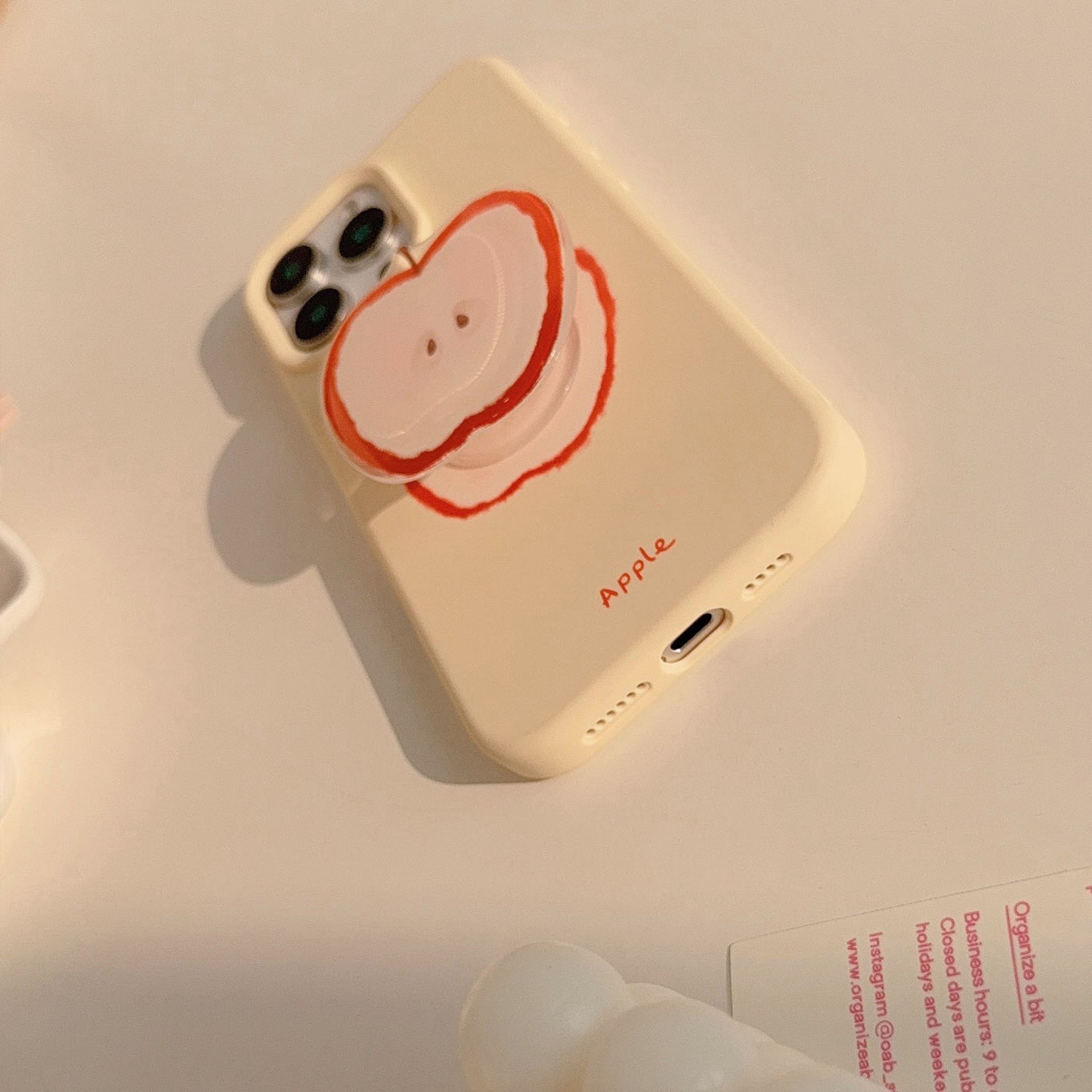 The red Apple stand is suitable for the iPhone 16promax phone case and iPhone 17. It is a niche summer 14 silicone 13 pendant Application Scenario