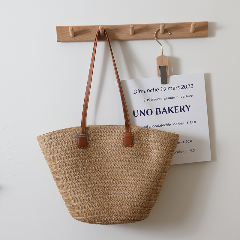 Custom Cross-Border Simple Single Shoulder Straw Bag Large Capacity Straw Bag Braided Bag Tote Bag Women's Seaside Holiday Beach Bag Application Scenario