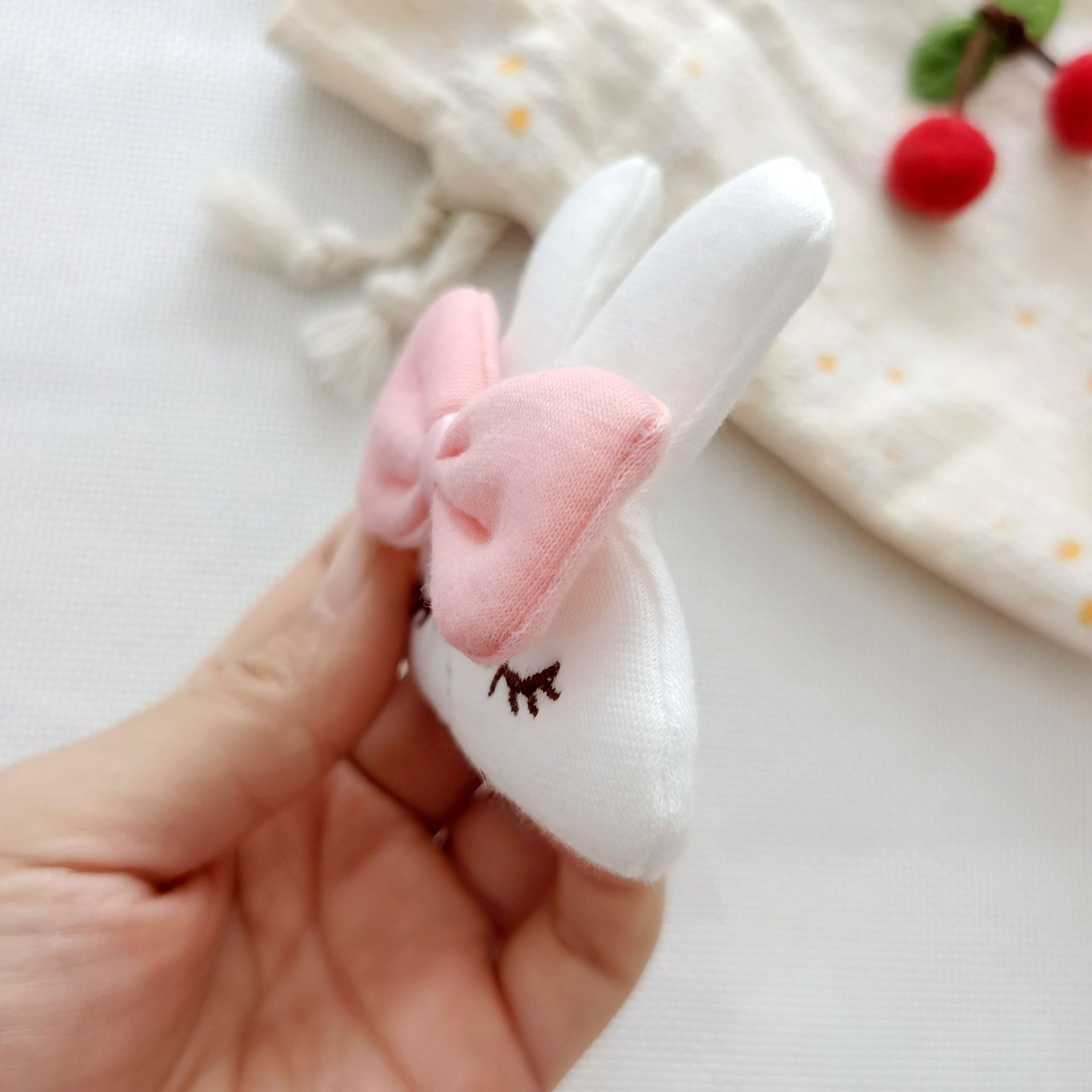 Small Fresh Cute Plush Lamb Frog Bow Rabbit Headdress Clothing Accessories Diy Brooch Shoe Socks Bag details Picture