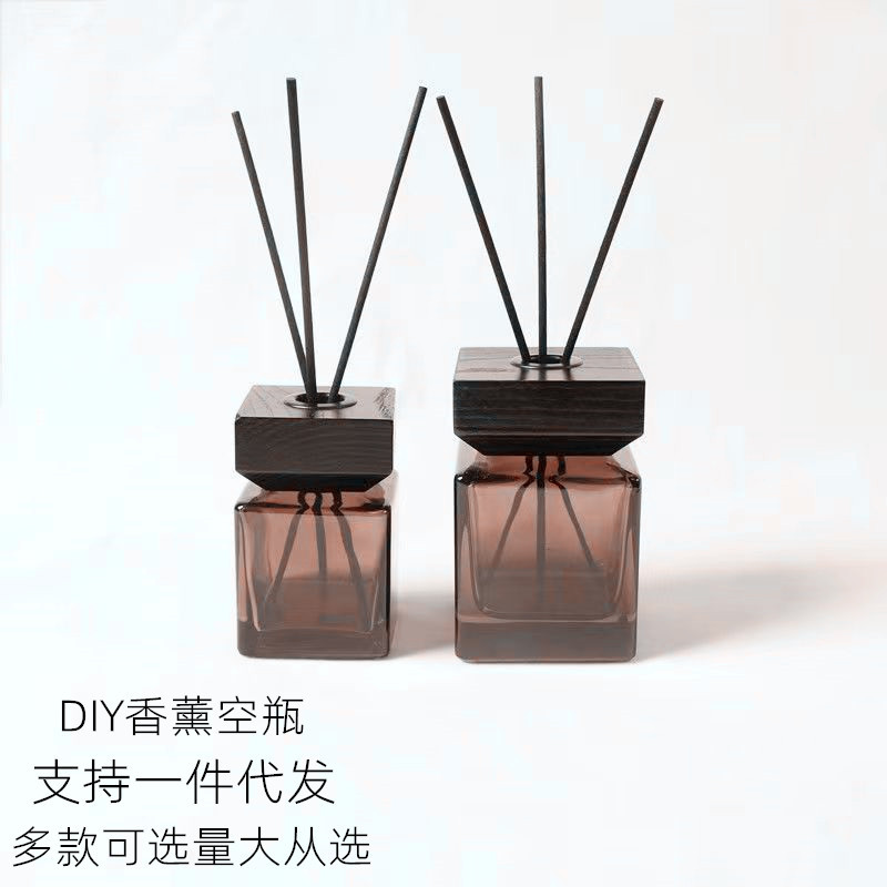 方形香薰瓶空瓶黑色木盖瓶花露水挥发藤条干花瓶摆件香水分装瓶子