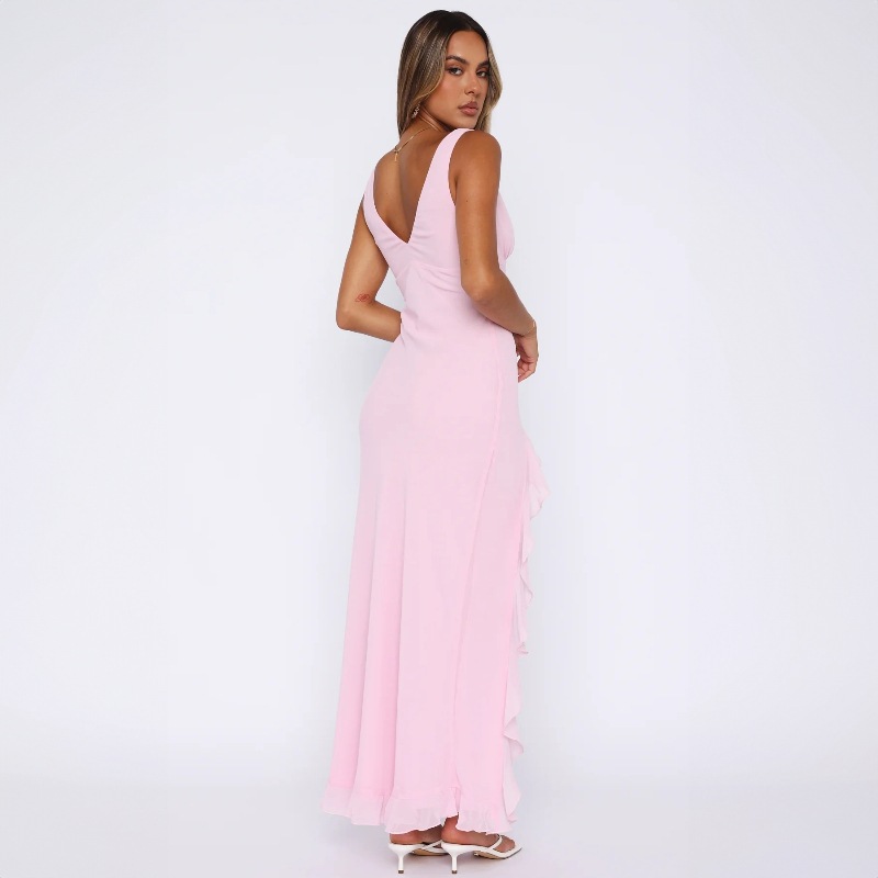 Europe and the United States cross-border women's 2024 summer new fashion V-neck sleeveless wooden ear side slit backless dress wholesale Application Scenario