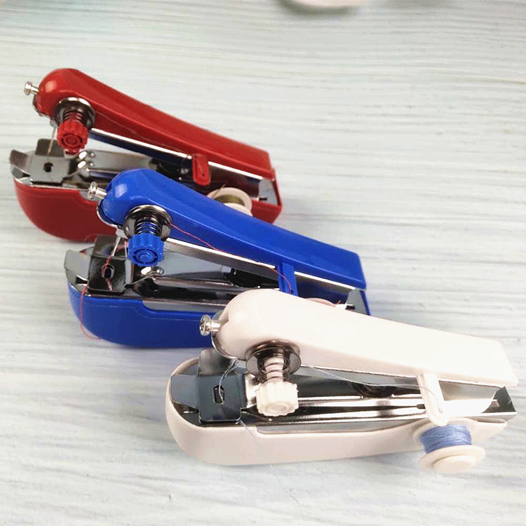 Use a handheld portable mini manual sewing machine