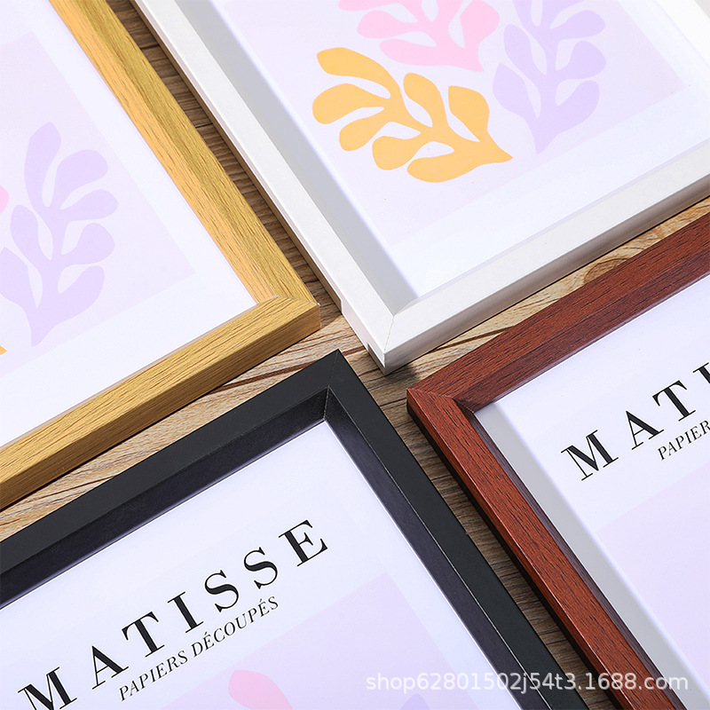 Cross-border best-selling simple wooden photo frame stand wholesale with sloping 6-inch, 8-inch and 10-inch A4 creative wall-mounted picture frames Application Scenario