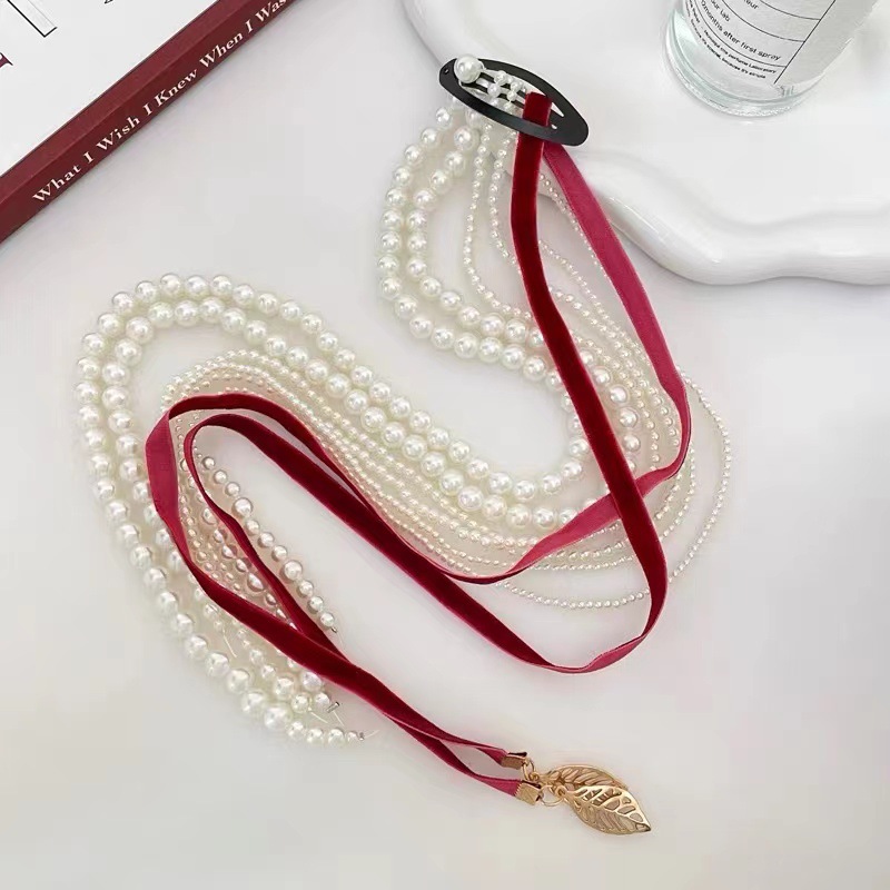 Hair Accessories With Red Bow Hair Clips Application Scenario