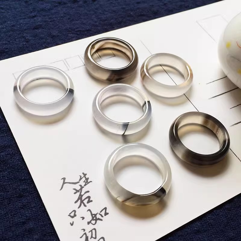Ice-type white chalcedony, natural Brazilian agate ring, wristband, hand-held running ring, jade chalcedony ring, couple rings, jade pendant Application Scenario