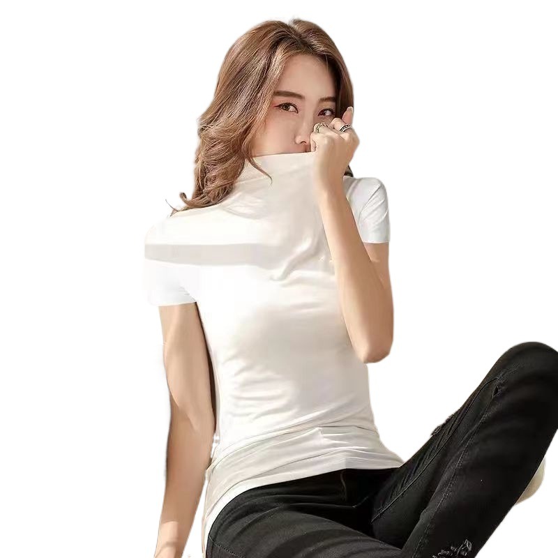 A semi-high-neck short-sleeved base layer shirt for women, a versatile T-shirt for spring and summer, with a stylish and slimming look. It is a tight-fitting black top with half sleeves and a vest Item Picture