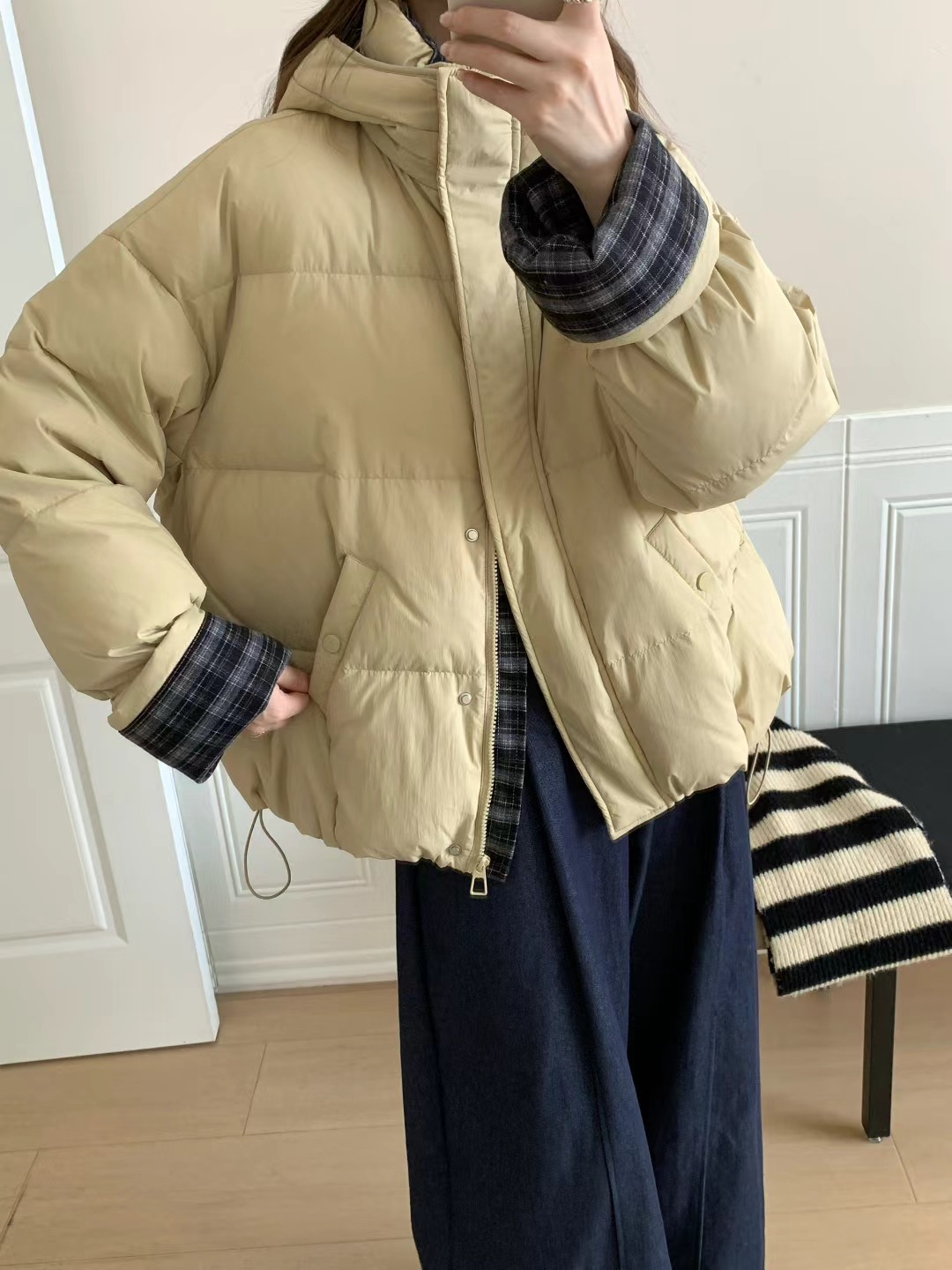 2025冬季新款拼接格子白鹅绒服女士短款连帽加厚外套宽松面包服详情17