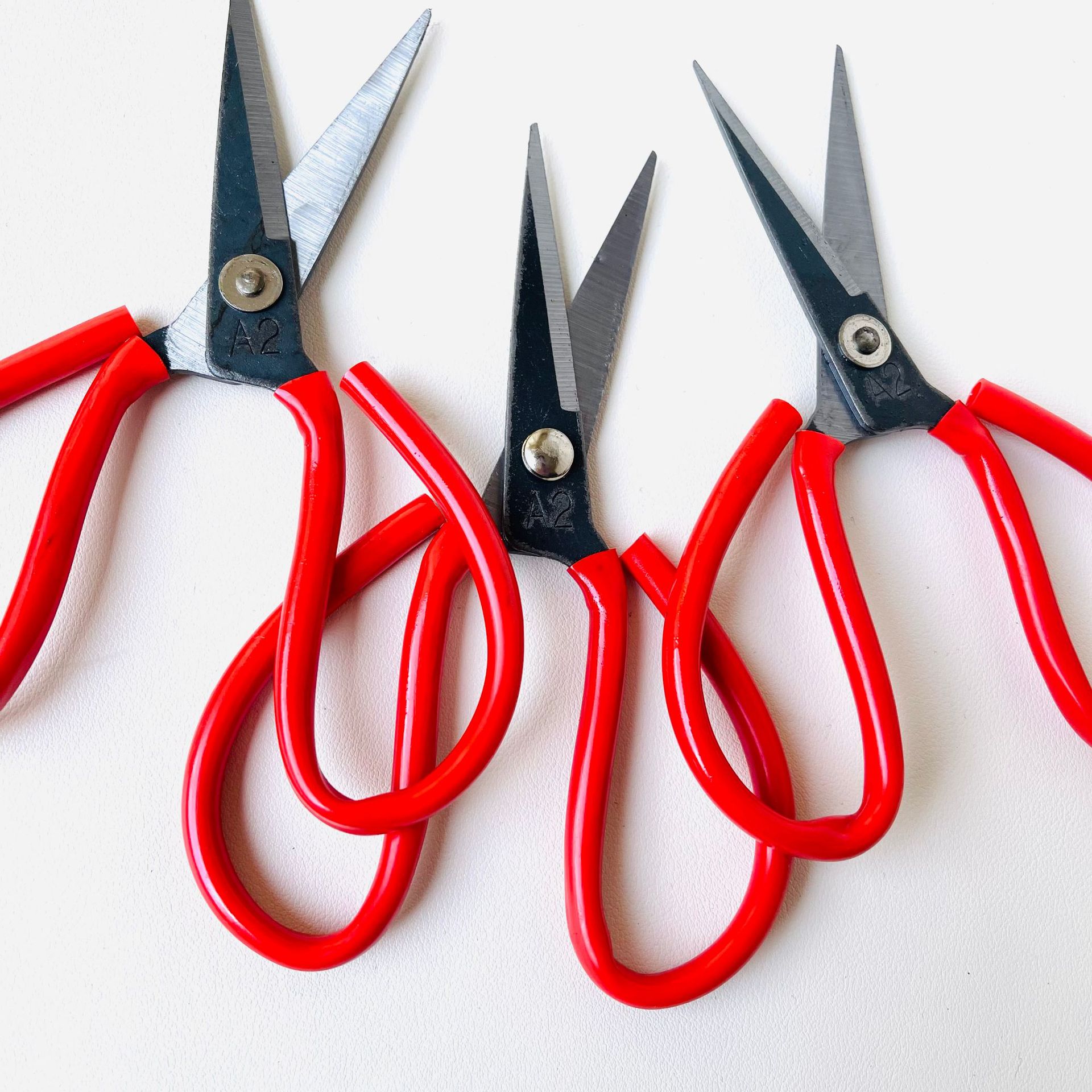 【 Zone 2-8 】 No. 2 Red Scissors 100 yuan per box 400 yuan per piece No. 2 Red Scissors Civilian scissors Household Scissors King Paper-cutting Tailor Large Leather Scissors wholesale 2 yuan Item Picture