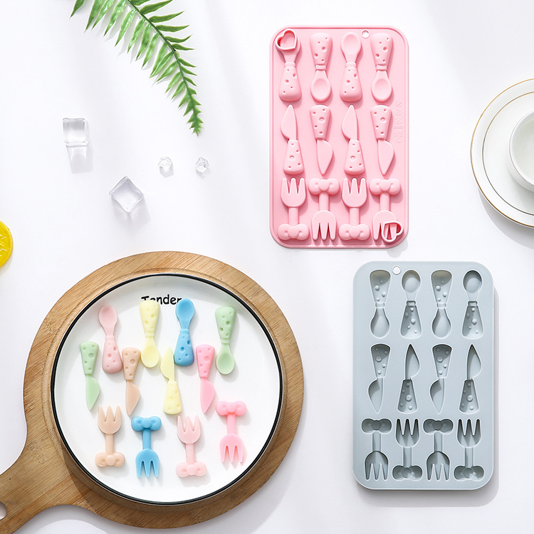 Stock 12 Even Knife And Fork Molding Silicone Mold Chocolate Cake Mold Baking Tools Drop Glue Wax Bottle Sugar Mold Application Scenario