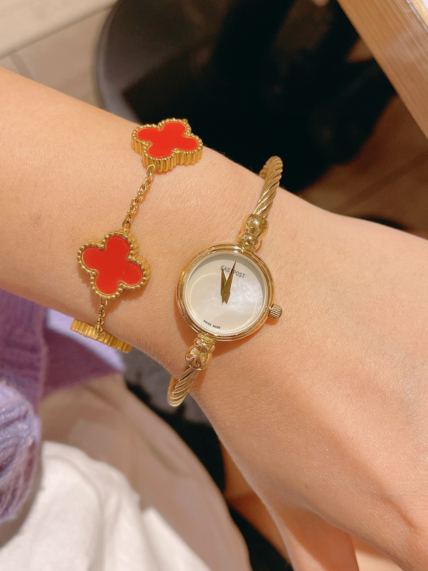 古 双G手镯手表女防水小巧气质简约潮流女生复古弹簧贝母手镯表详情14