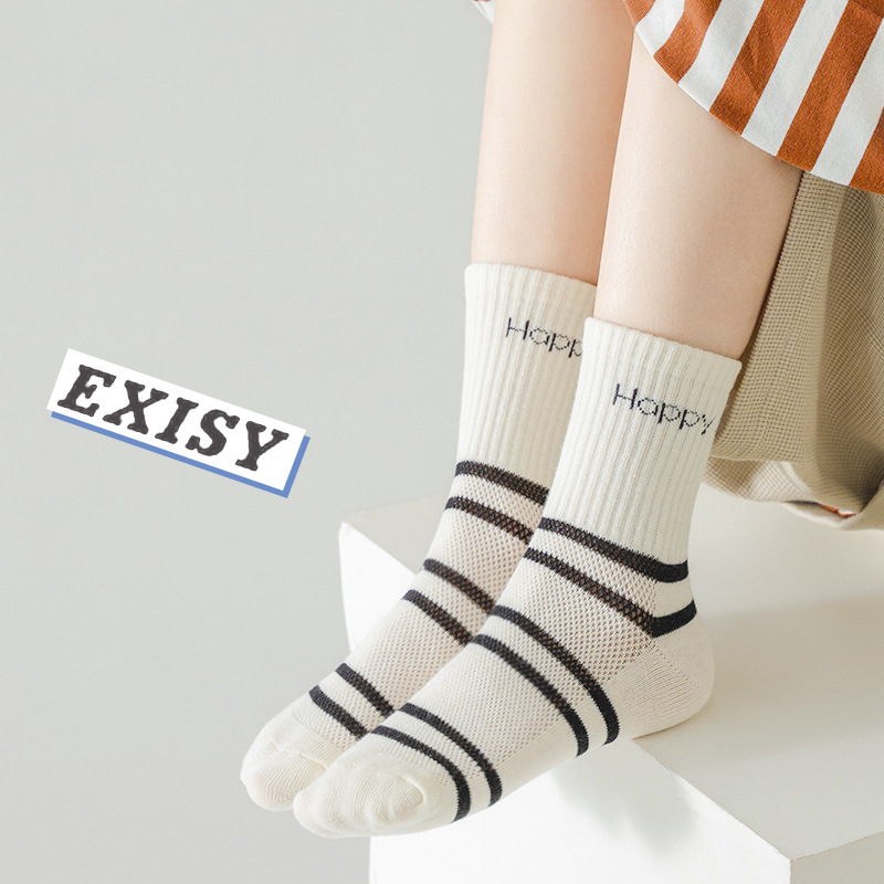 One-piece delivery of children's socks for spring and summer for boys and girls, black and white striped summer mid-calf socks, mesh breathable letter student socks