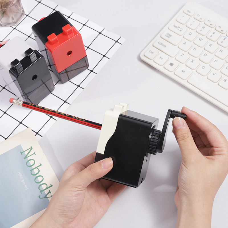 Manufacturers directly for primary school students sharpener red white black hand sharpener labor saving pen knife pencil knife wholesale Application Scenario
