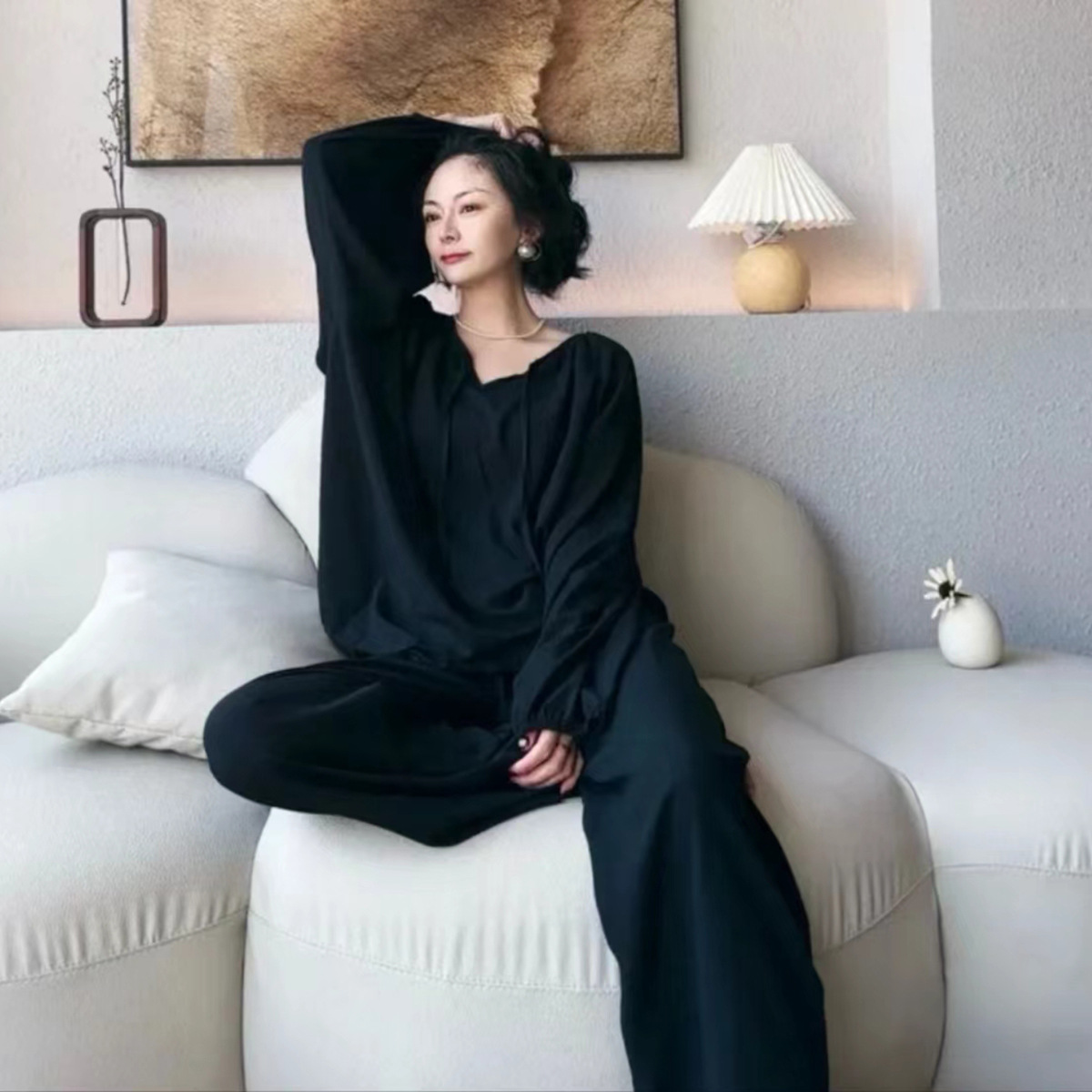 The new national trend silk home wear from the Jiangnan series, a laid-back long-sleeved suit, is a retro, cool and breathable pajama for women who don't go out for a long time details Picture