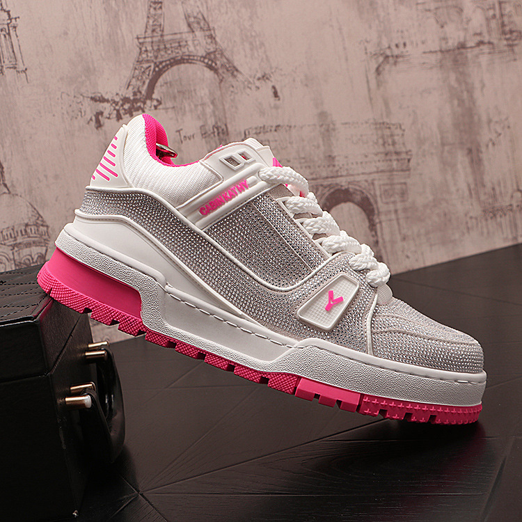The new autumn collection of fashionable sneakers features low-top rhinestone casual shoes, trendy and light luxury men's height-increasing shoes, and a silver single shoe from a trendy brand Application Scenario