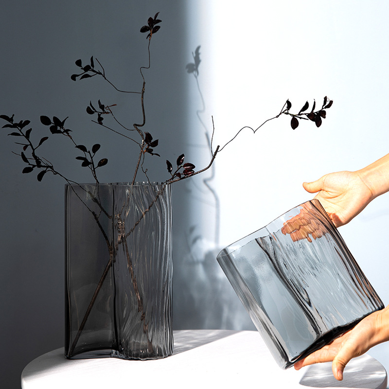 Modern amber tree-grain creative square book color vase desktop hydroponic fresh flower glass vase decoration Application Scenario
