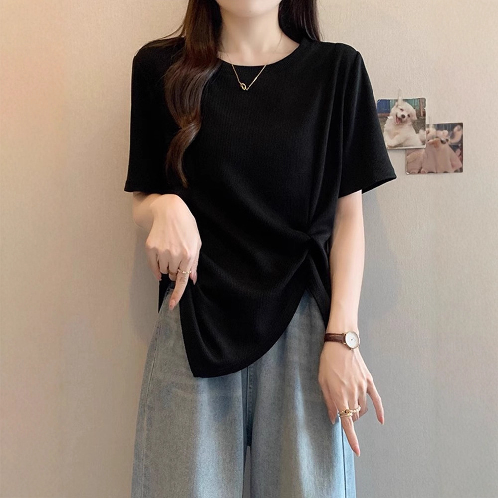 A black large-sized irregular short-sleeved T-shirt for women with a summer cotton slit design. It's a high-end, niche and non-repetitive top Specification image