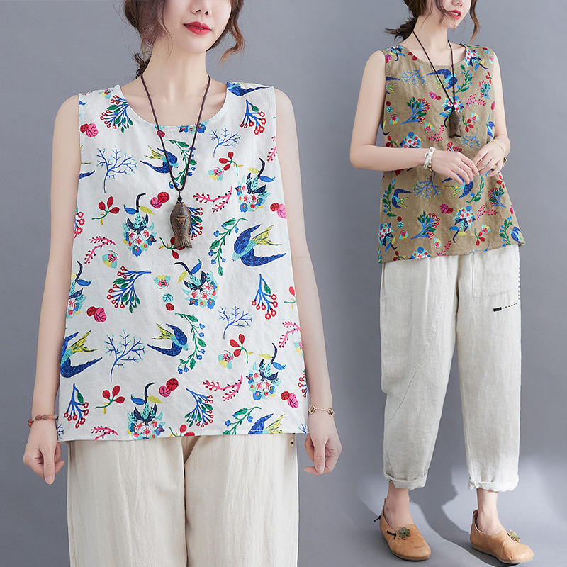 A multi-color cool and loose printed vest for women in the 2022 summer new style. Pair it with a sleeveless base layer T-shirt for women