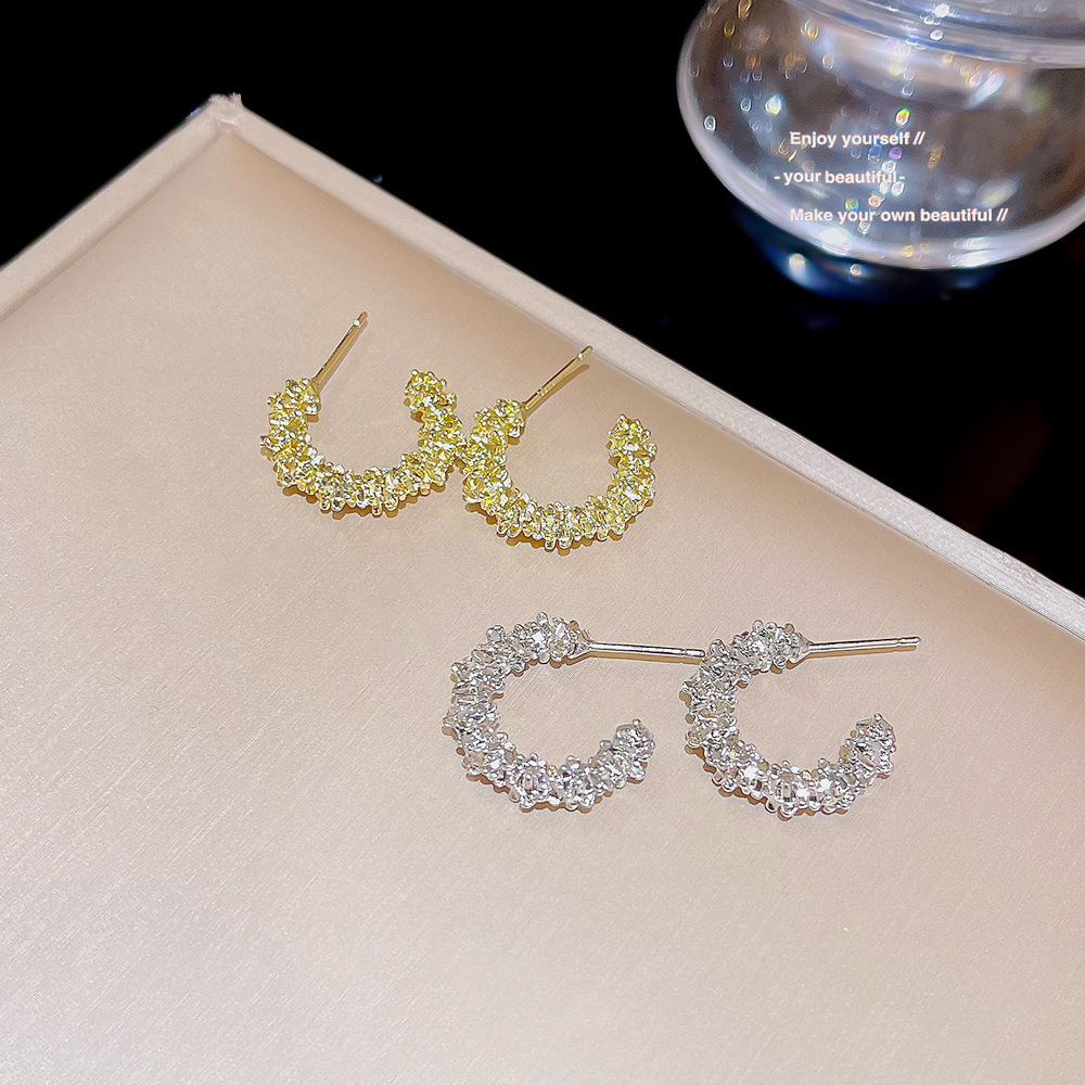 Sweet And Simple C Ring Small Stud Earrings For Women Light Luxury High-Grade Earring 925 Silver Needle Niche Earring Personality Earrings Wholesale