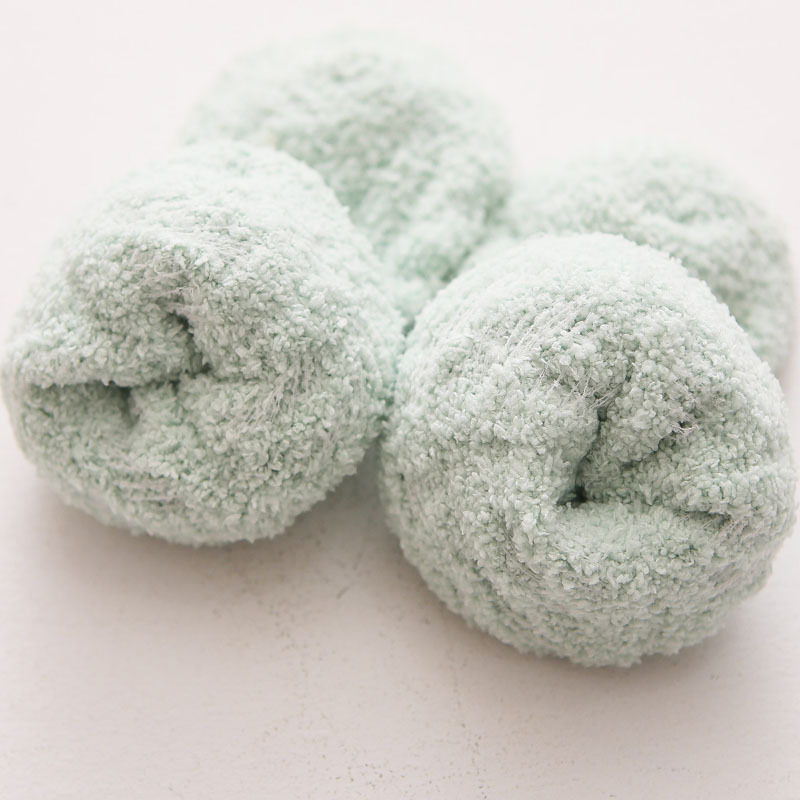 Coral fleece socks for autumn and winter, women's mid-calf socks, winter warmth, women's floor sleeping socks, postpartum socks wholesale Application Scenario