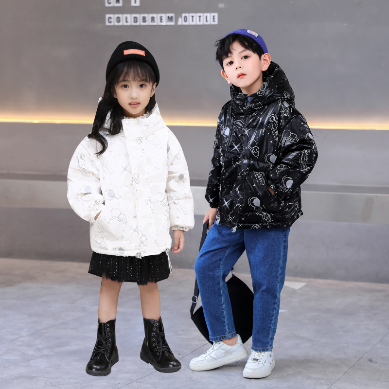 Wholesale of 2022 autumn and winter new Korean-style children's down jackets for boys and girls, thickened down jackets for small and medium-sized children Application Scenario